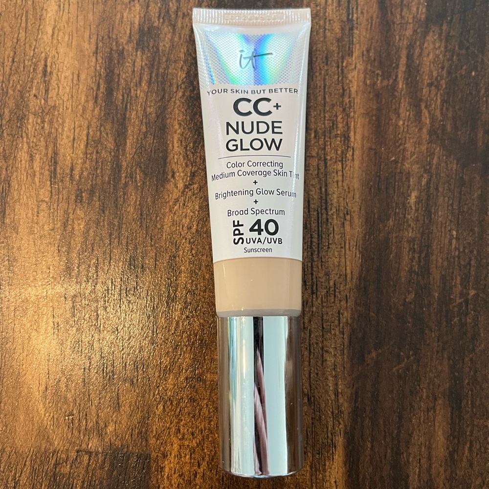 It Cosmetics CC Nude Glow in Medium Tan
